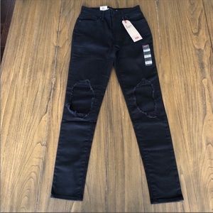 Levi’s 721 High rise skinny busted knee black jeans